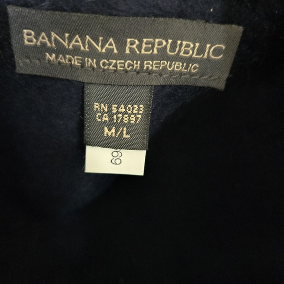 Banana Republic Bucket Hat Neutral Navy Blue Furry Fuzzy Fall Winter Fashion - Picture 3 of 6